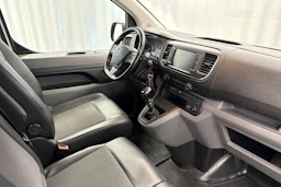 valkoinen Opel Vivaro 2021 kuva 13.