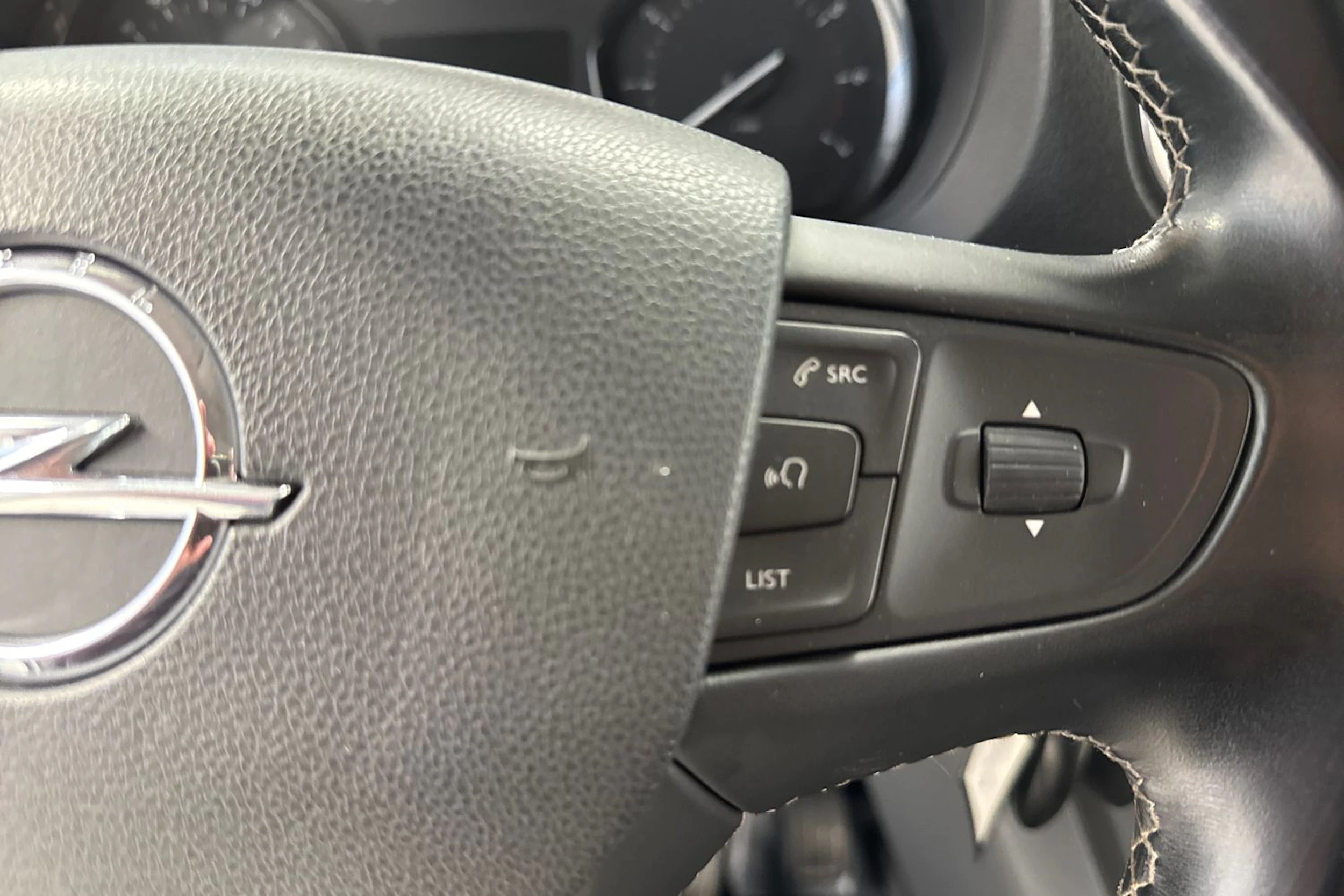 valkoinen Opel Vivaro 2021 kuva 20.