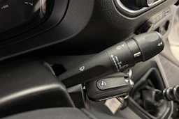 valkoinen Opel Vivaro 2021 kuva 23.