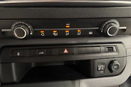 valkoinen Opel Vivaro 2021 kuva 28.