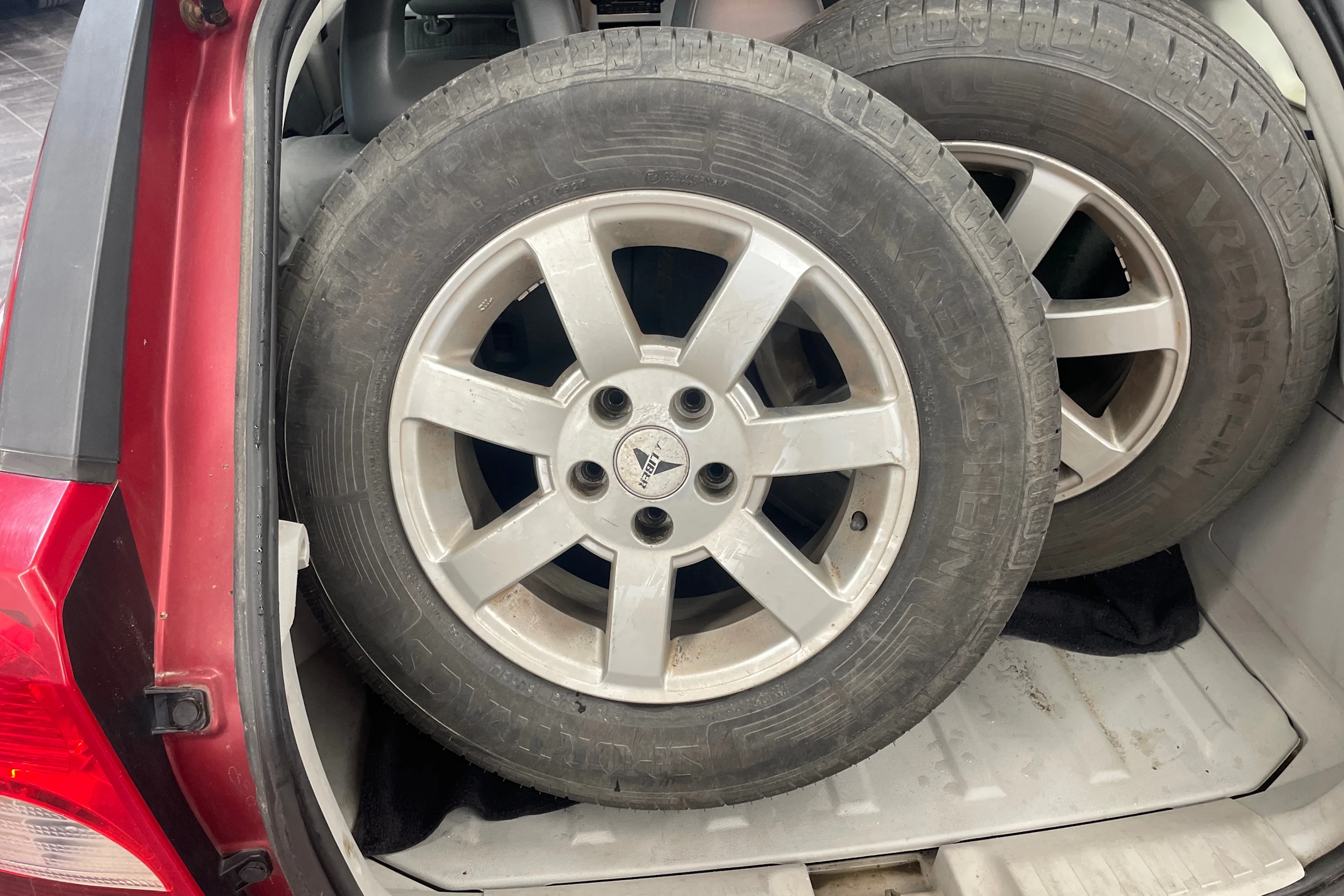 punainen Dodge Caliber 2006 kuva 10.