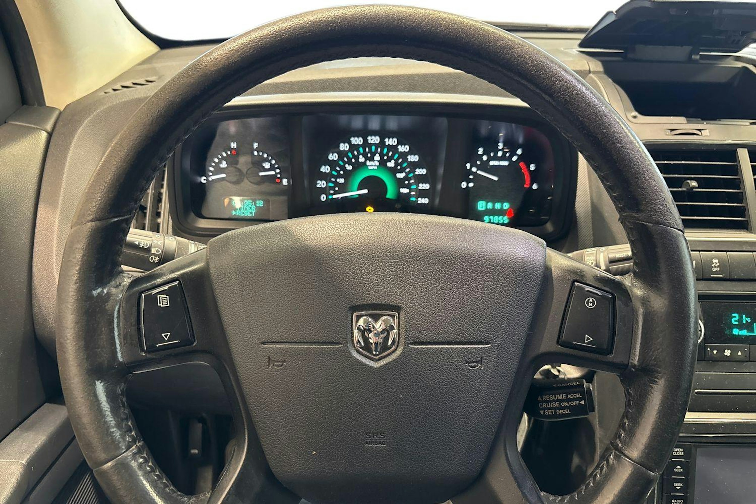 Musta Dodge Journey 2010 kuva 7.