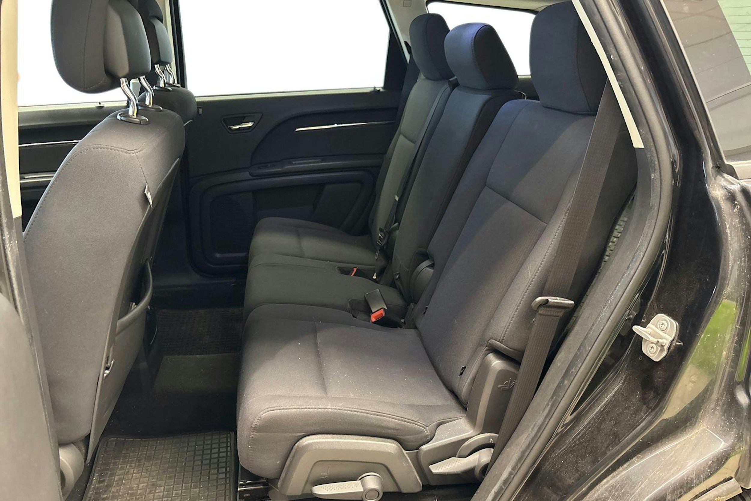 Musta Dodge Journey 2010 kuva 8.