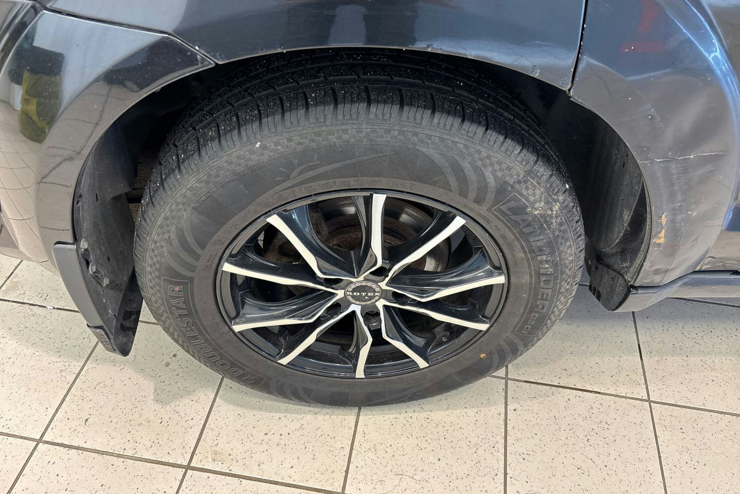 Musta Dodge Journey 2010 kuva 9.