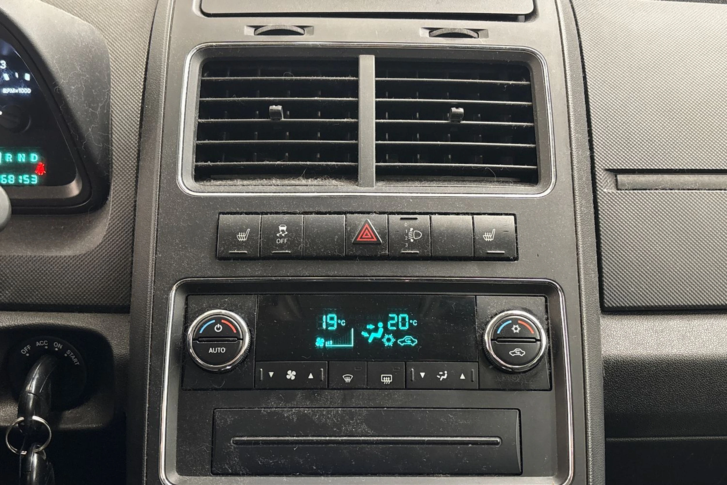 valkoinen Dodge Journey 2010 kuva 19.