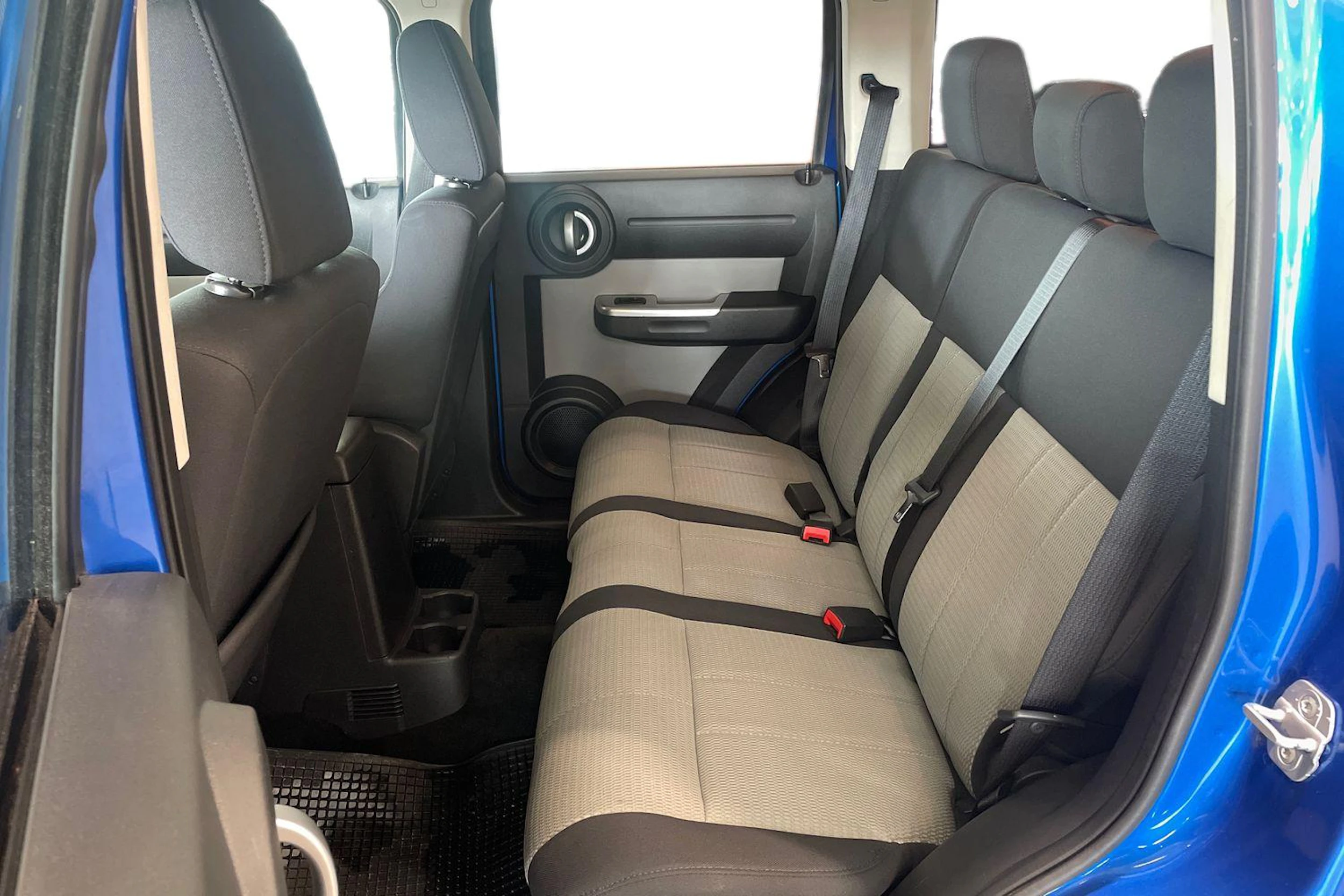 sininen Dodge Nitro 2010 kuva 8.