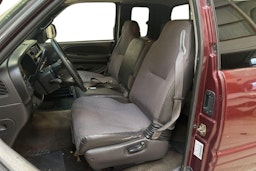 punainen Dodge RAM 2001 kuva 6.