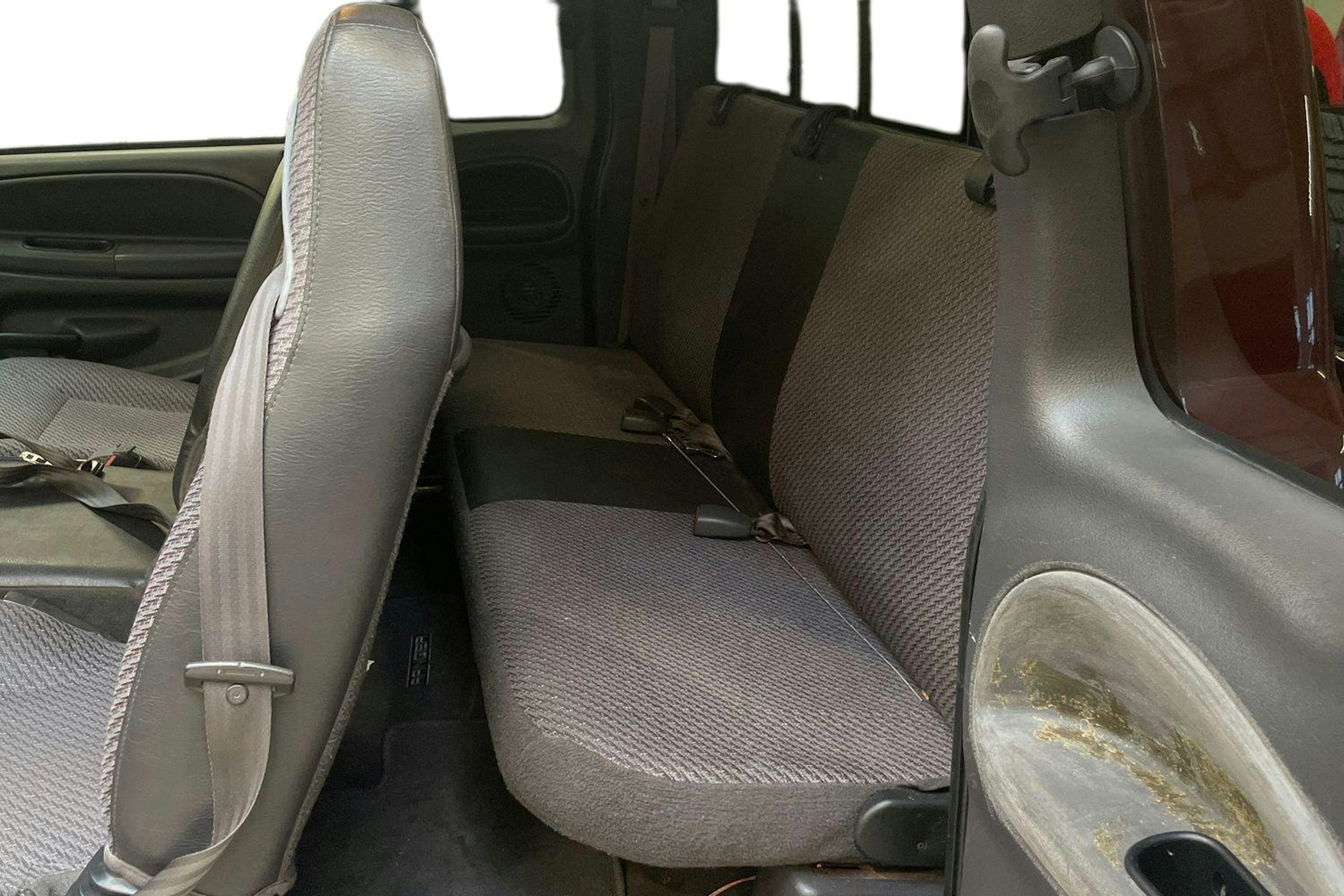 punainen Dodge RAM 2001 kuva 8.