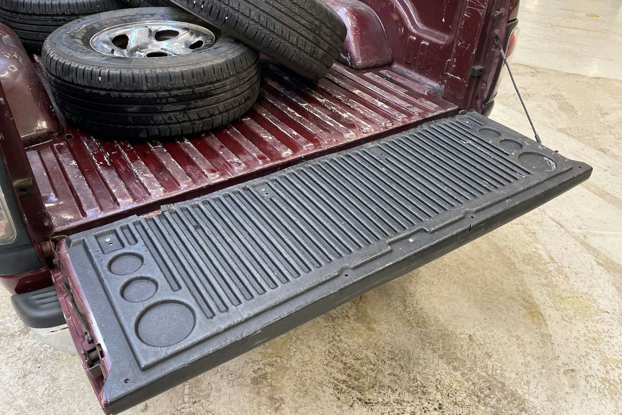 punainen Dodge RAM 2001 kuva 15.