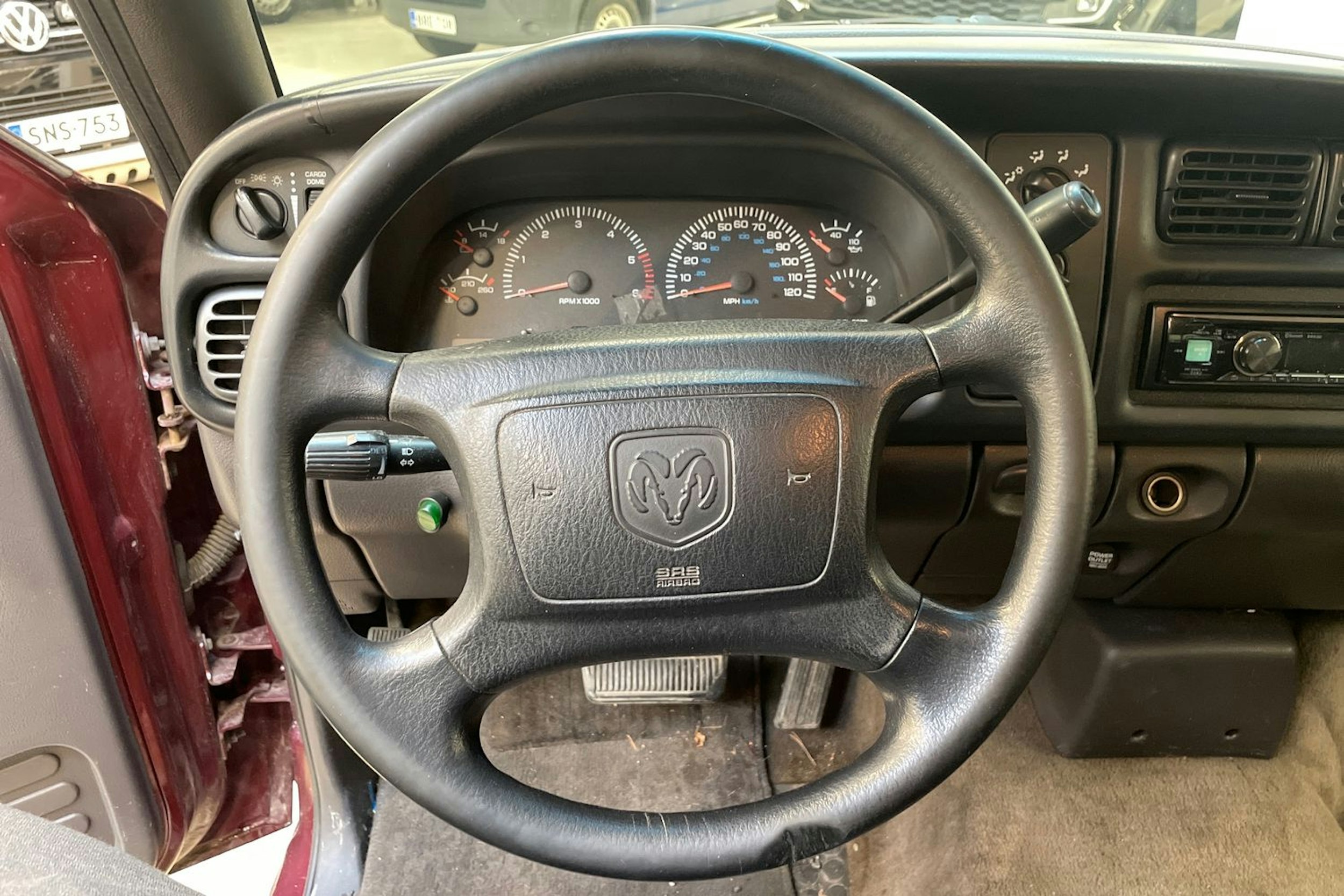 punainen Dodge RAM 2001 kuva 16.