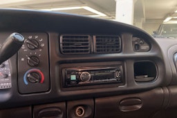 punainen Dodge RAM 2001 kuva 17.