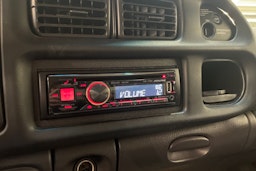 punainen Dodge RAM 2001 kuva 21.