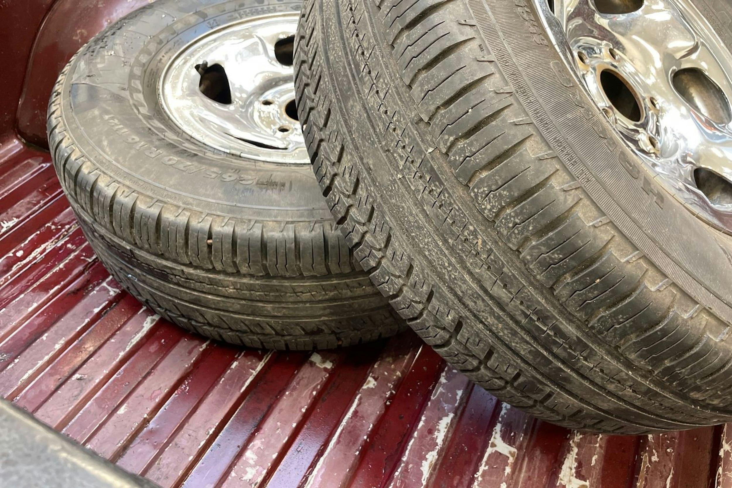 punainen Dodge RAM 2001 kuva 26.