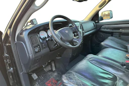 musta Dodge RAM 2004 kuva 3.