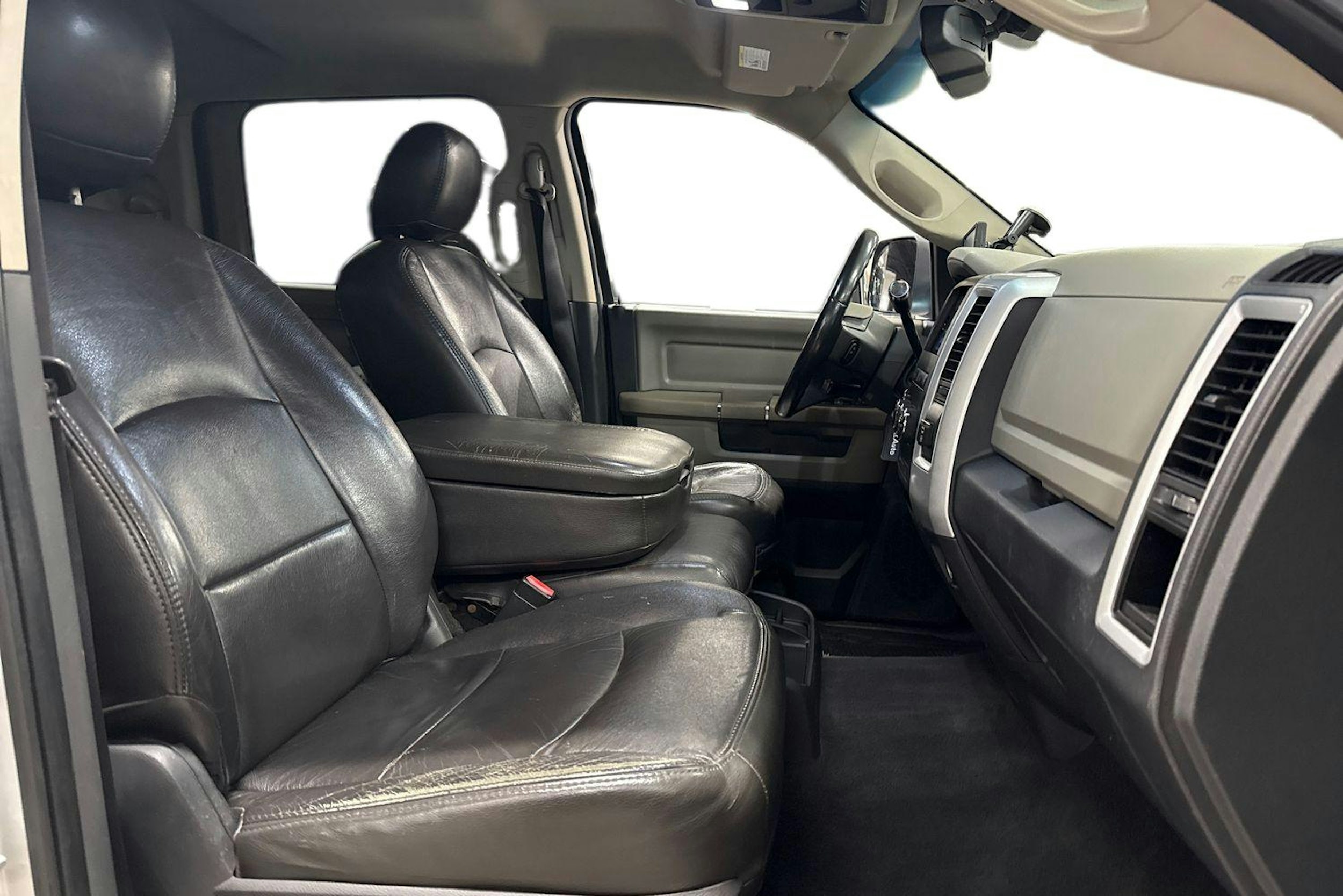 harmaa Dodge RAM 2011 kuva 11.