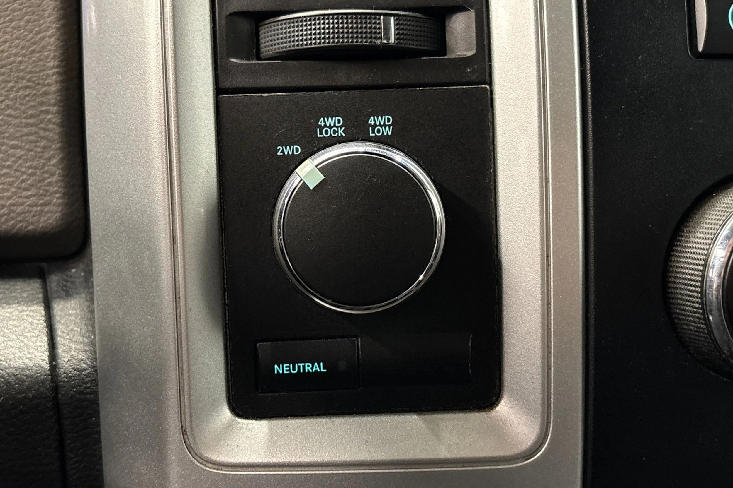 harmaa Dodge RAM 2011 kuva 22.