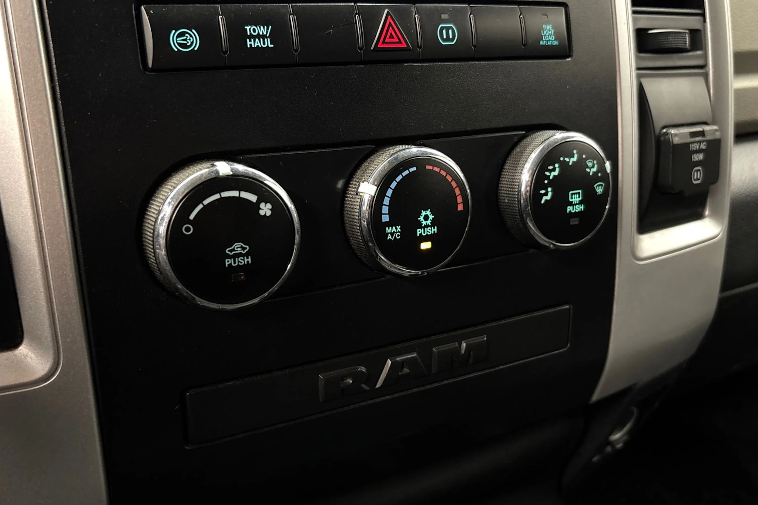 harmaa Dodge RAM 2011 kuva 25.