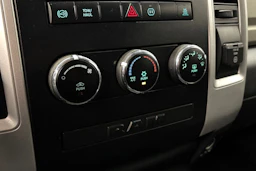 harmaa Dodge RAM 2011 kuva 25.