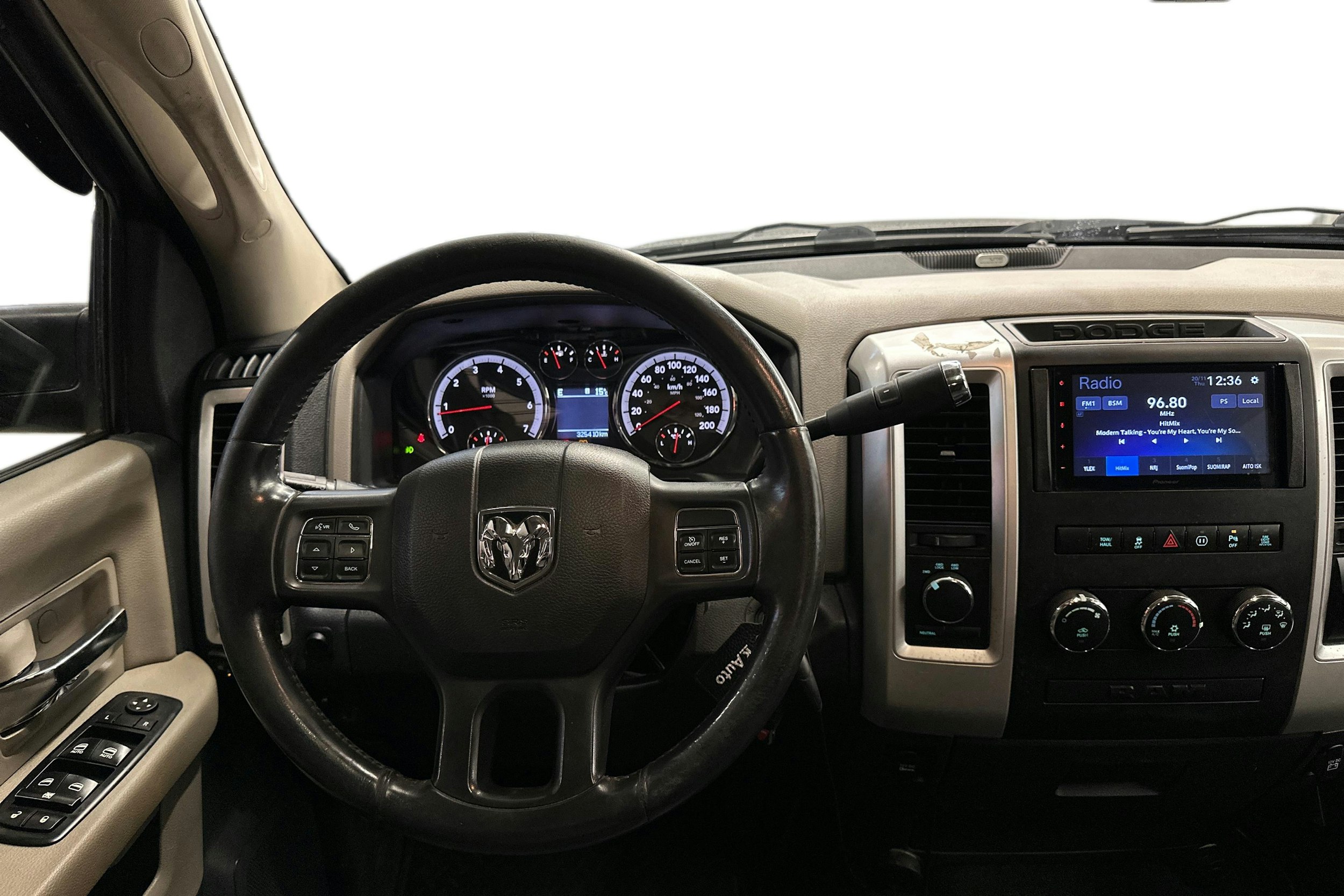 musta Dodge RAM 2012 kuva 9.