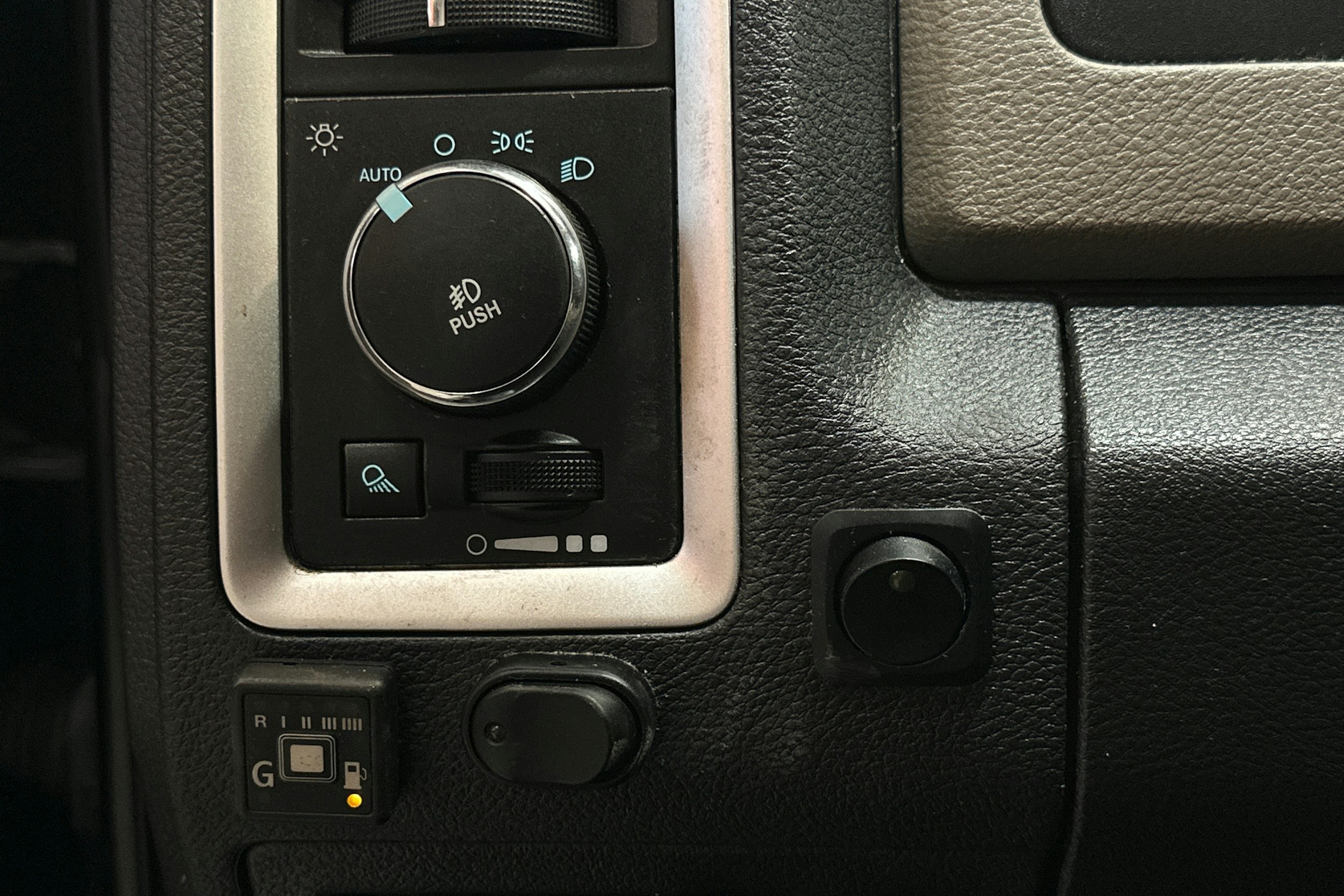 musta Dodge RAM 2012 kuva 20.