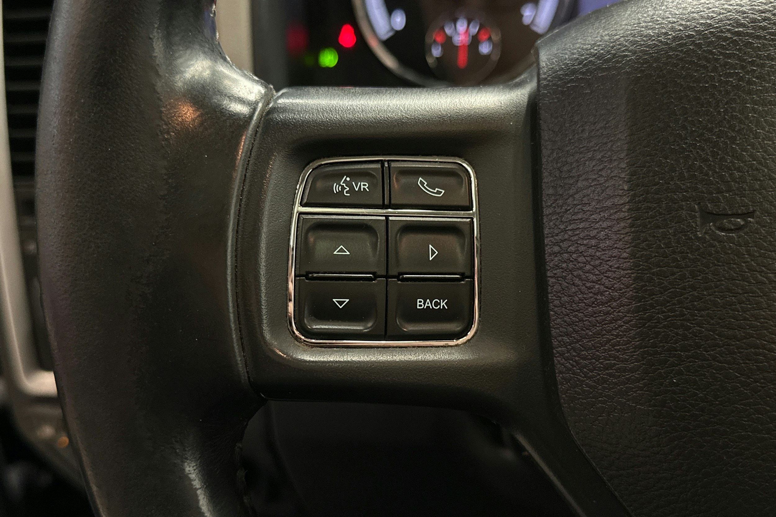 musta Dodge RAM 2012 kuva 22.