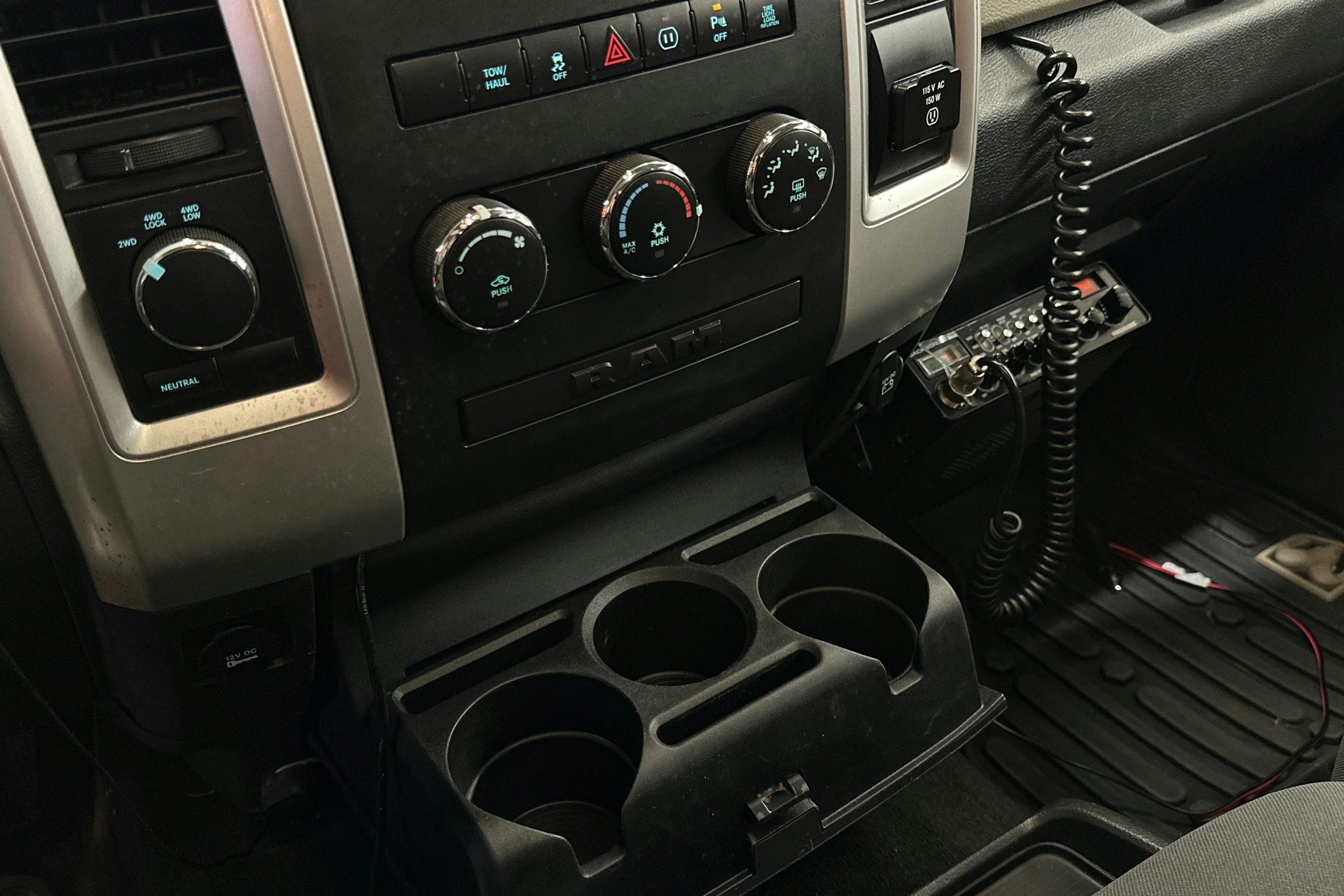 musta Dodge RAM 2012 kuva 27.