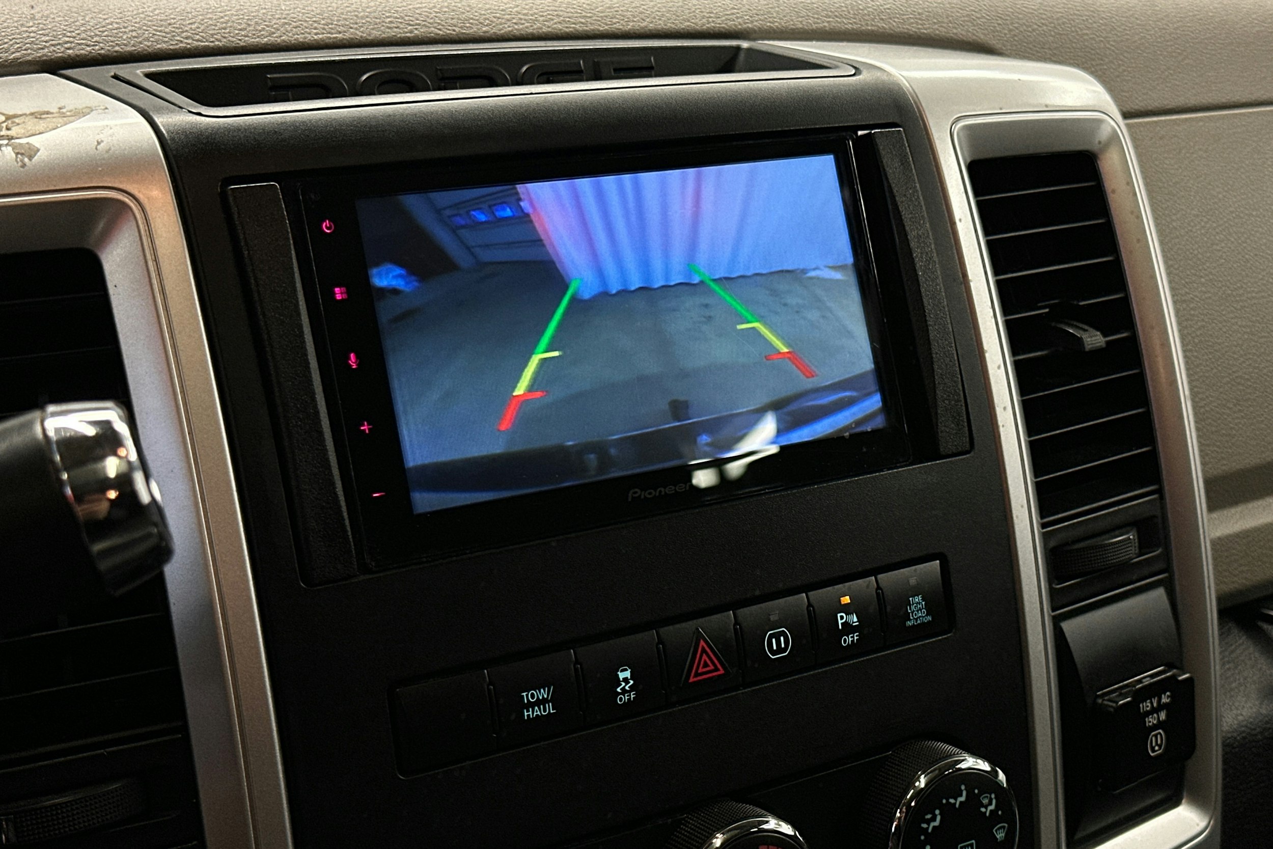 musta Dodge RAM 2012 kuva 28.