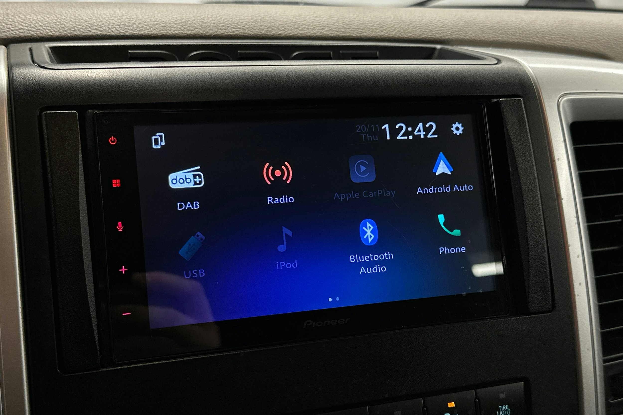 musta Dodge RAM 2012 kuva 29.