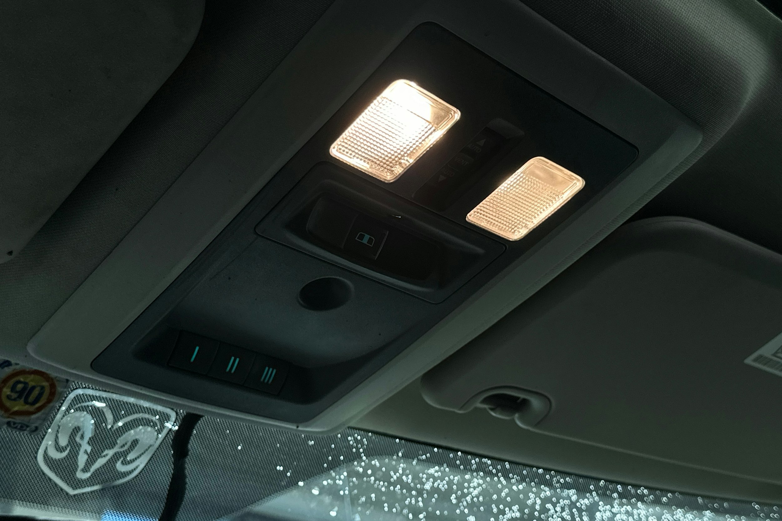 musta Dodge RAM 2012 kuva 32.