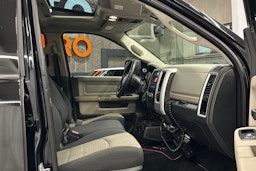 musta Dodge RAM 2012 kuva 33.