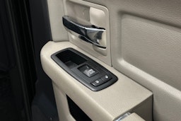 musta Dodge RAM 2012 kuva 34.