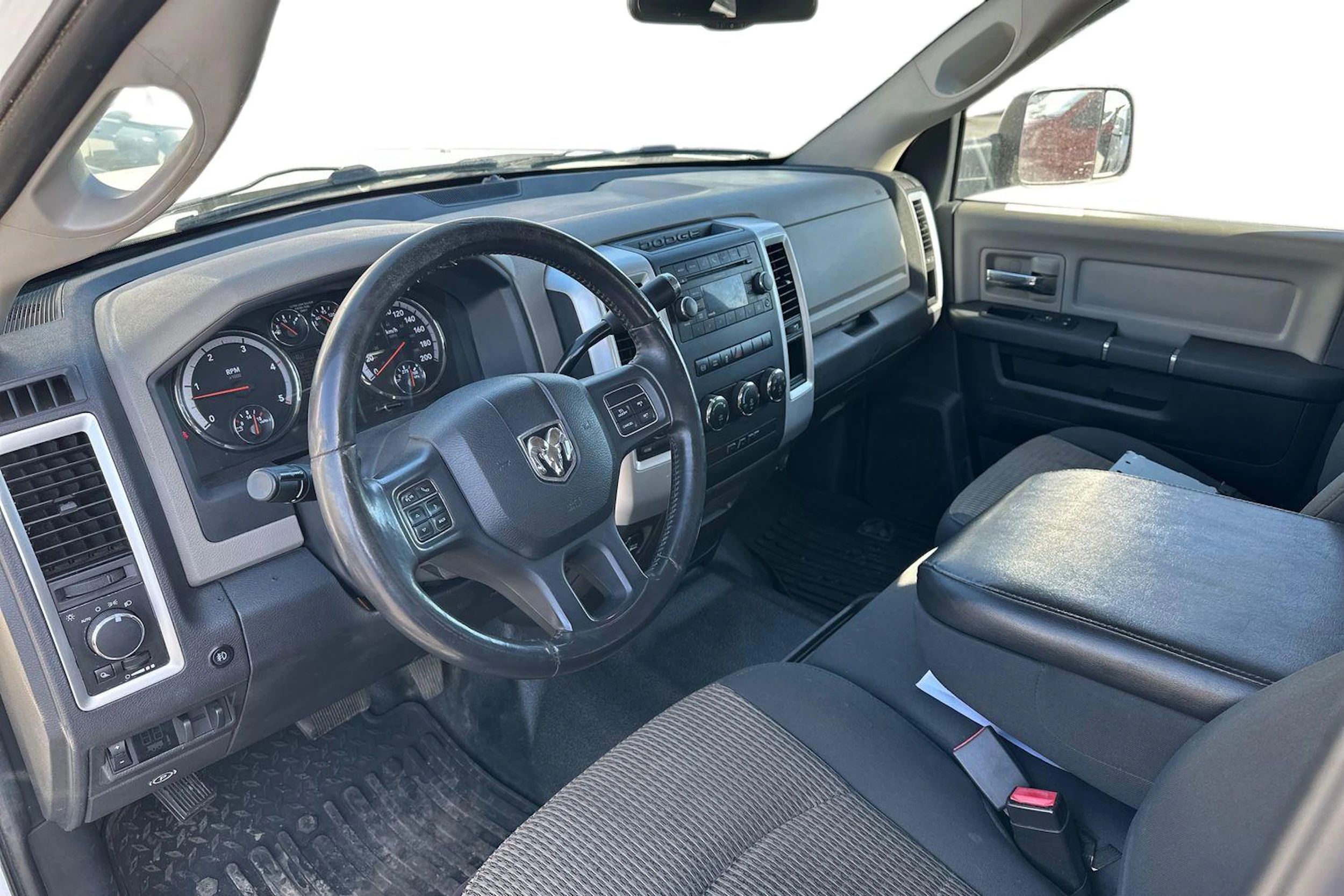 valkoinen Dodge RAM 2012 kuva 3.