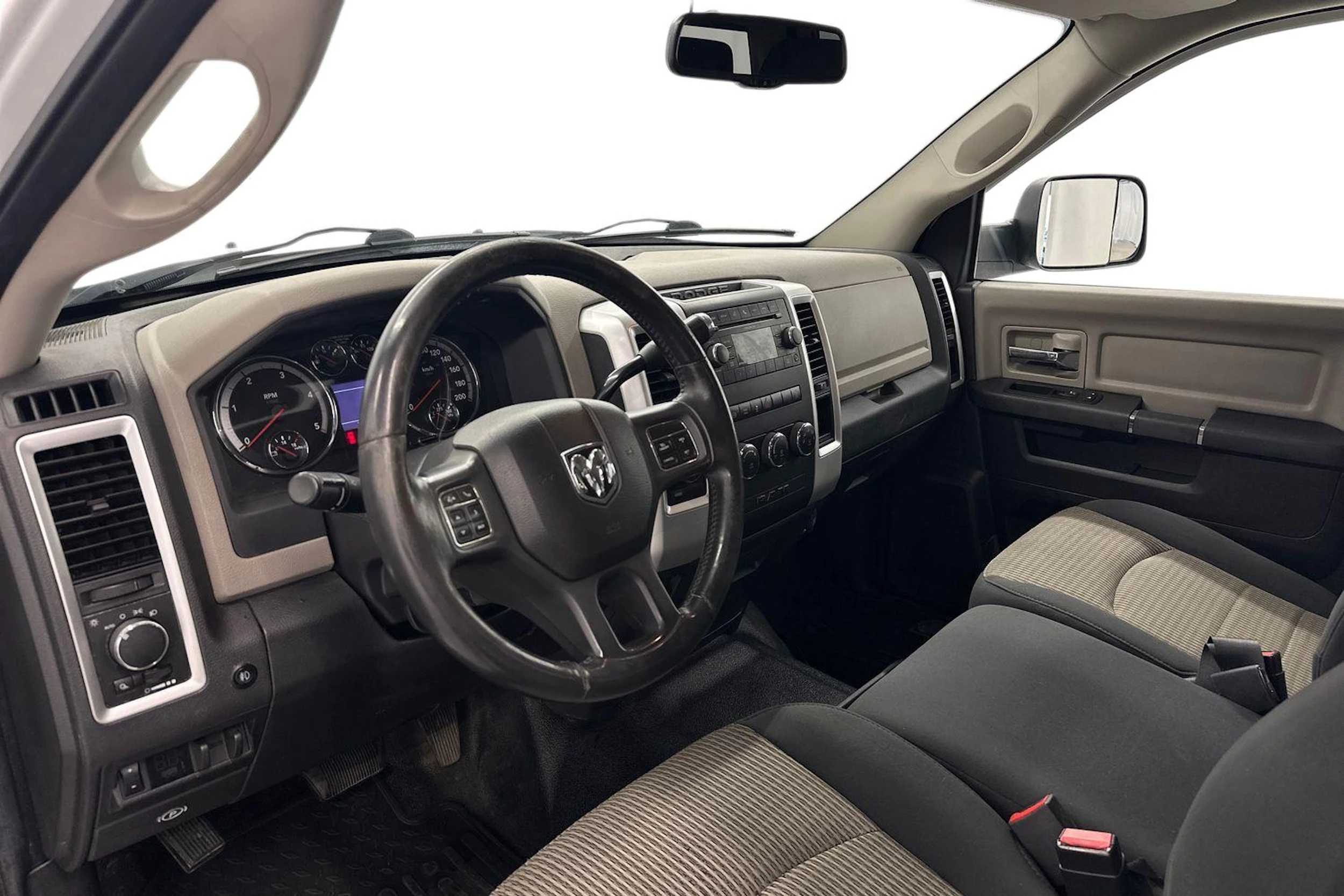 valkoinen Dodge RAM 2012 kuva 6.