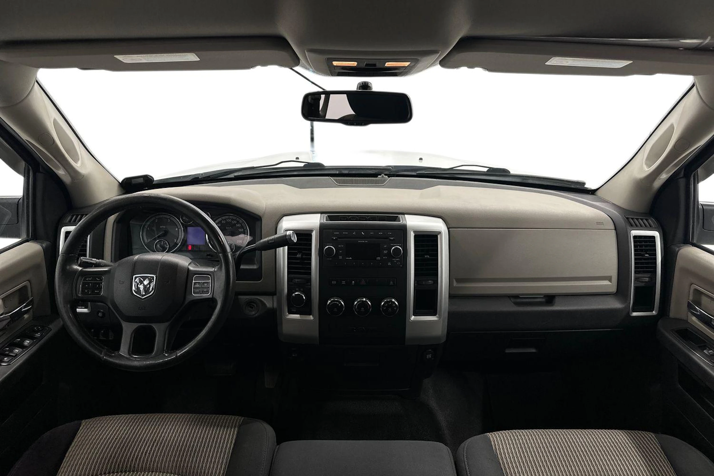 valkoinen Dodge RAM 2012 kuva 7.