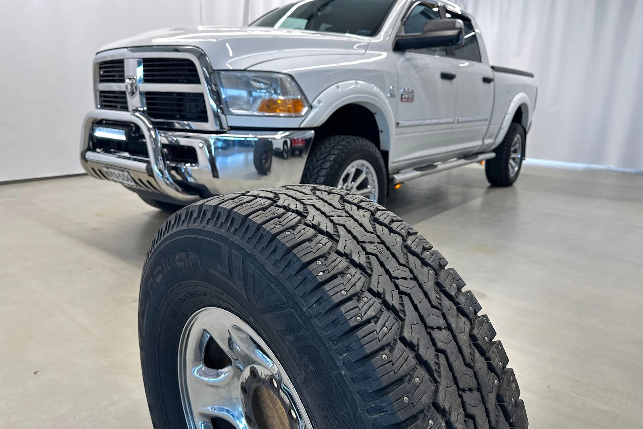 valkoinen Dodge RAM 2012 kuva 30.