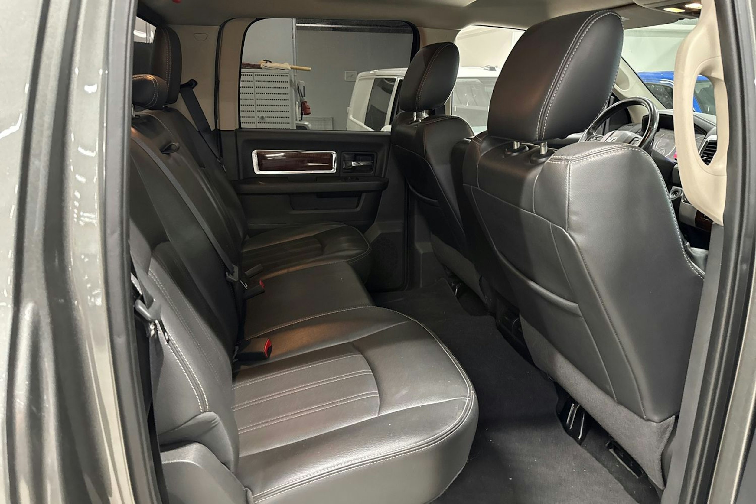 harmaa Dodge RAM 2013 kuva 12.