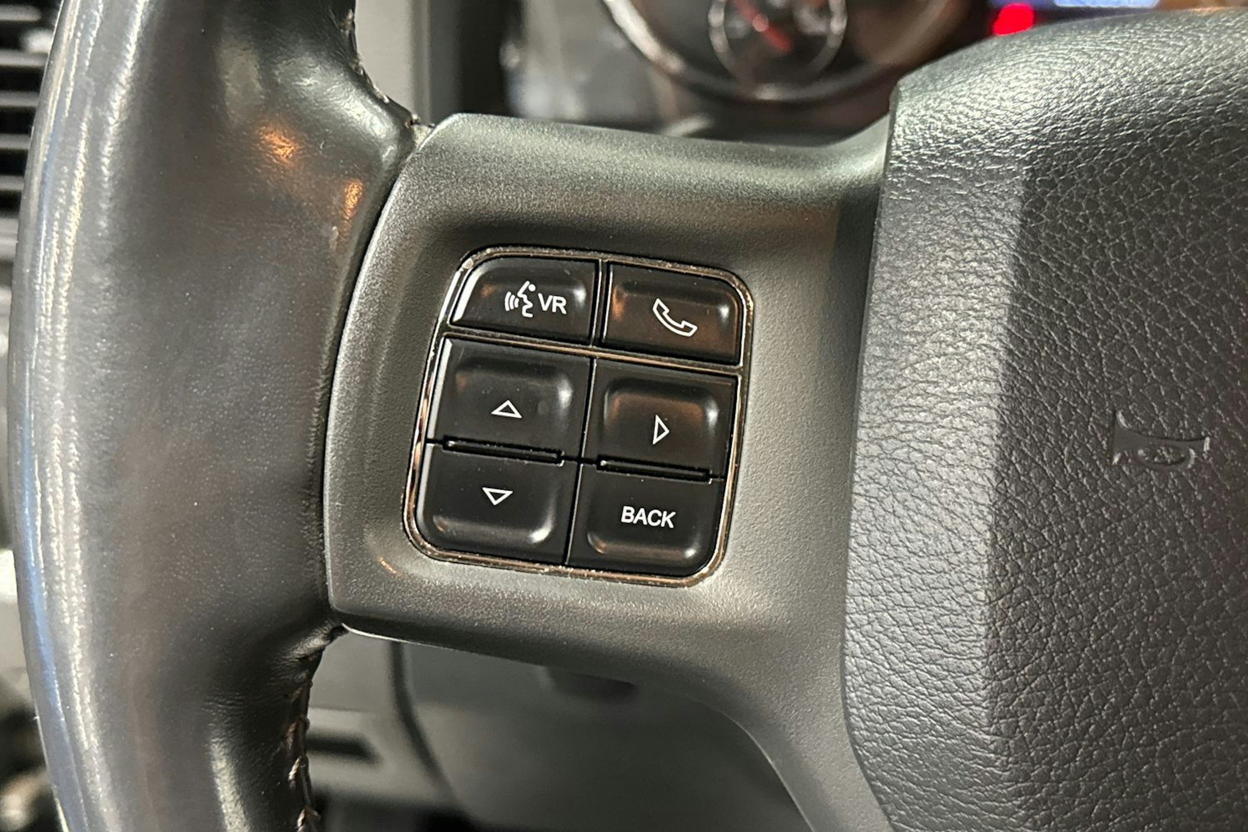 harmaa Dodge RAM 2013 kuva 16.
