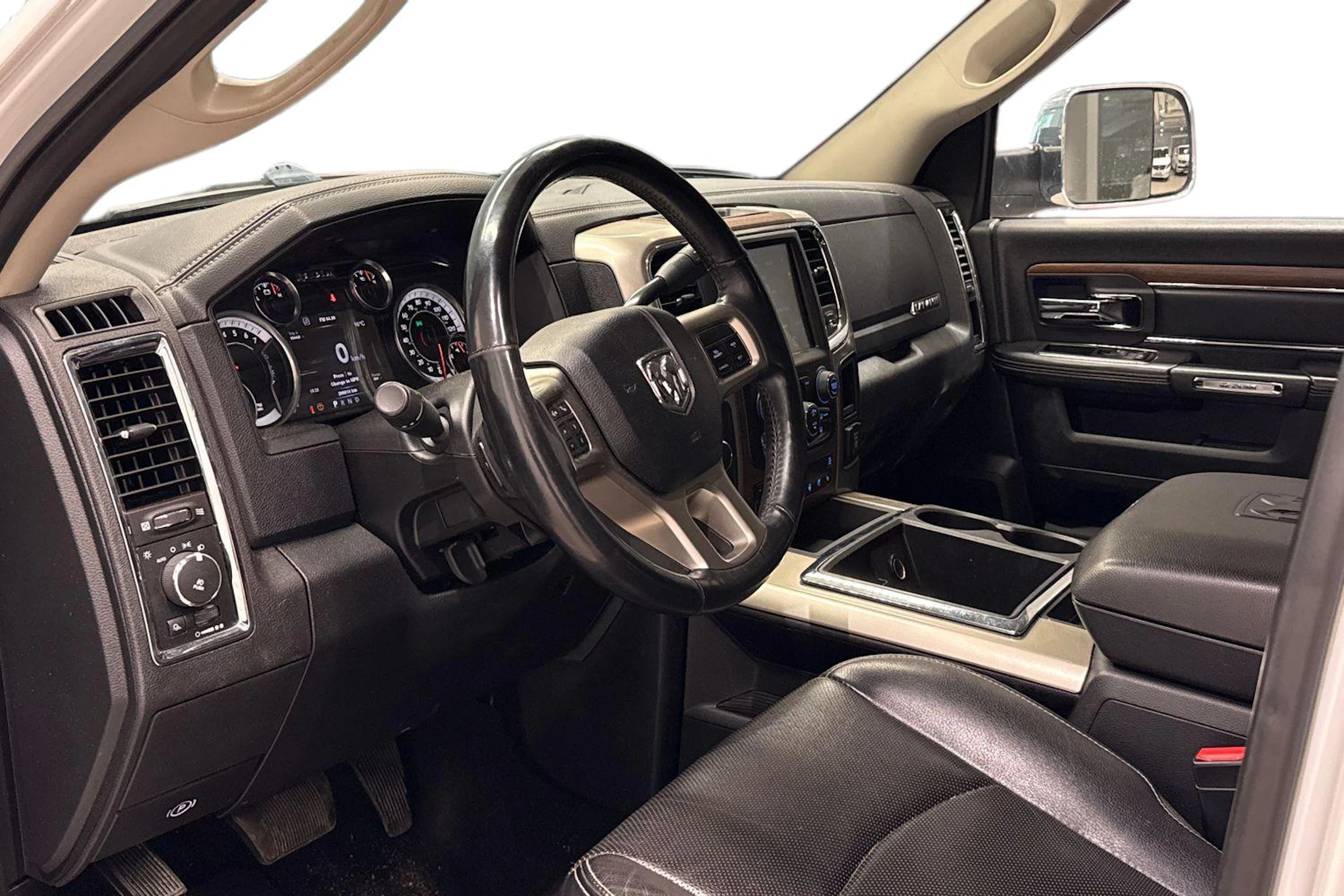 valkoinen Dodge RAM 2013 kuva 3.