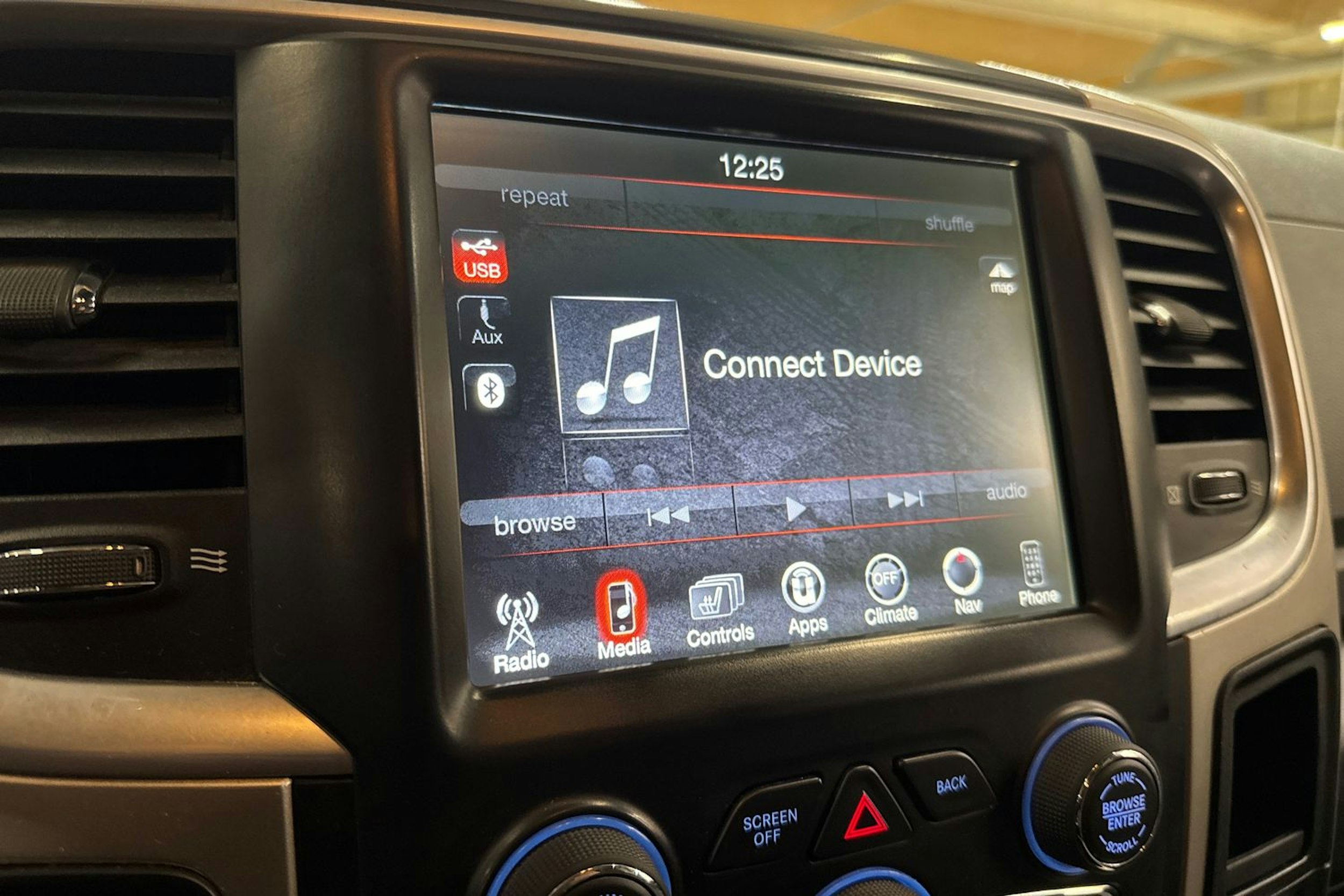 musta Dodge RAM 2017 kuva 20.