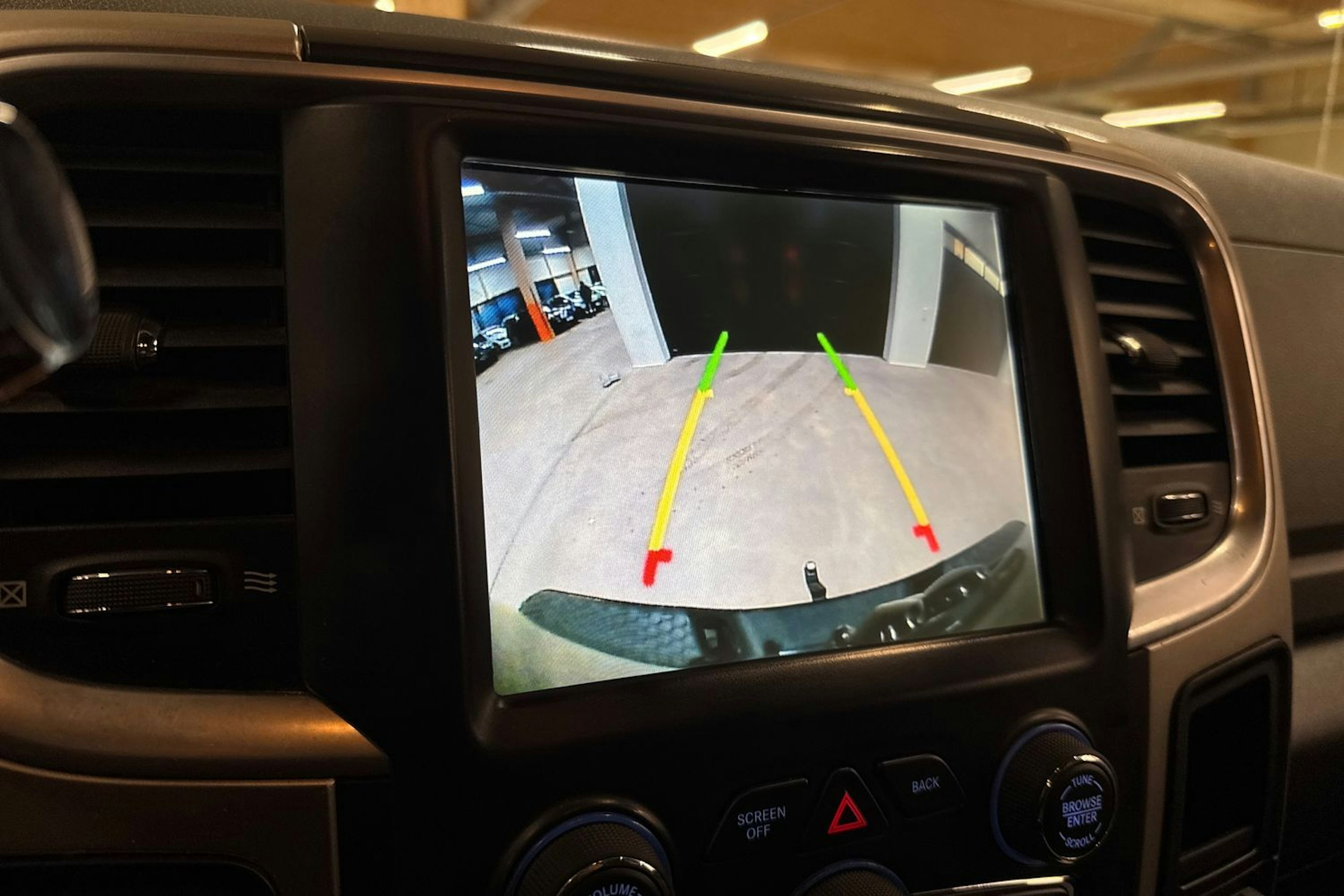 musta Dodge RAM 2017 kuva 23.