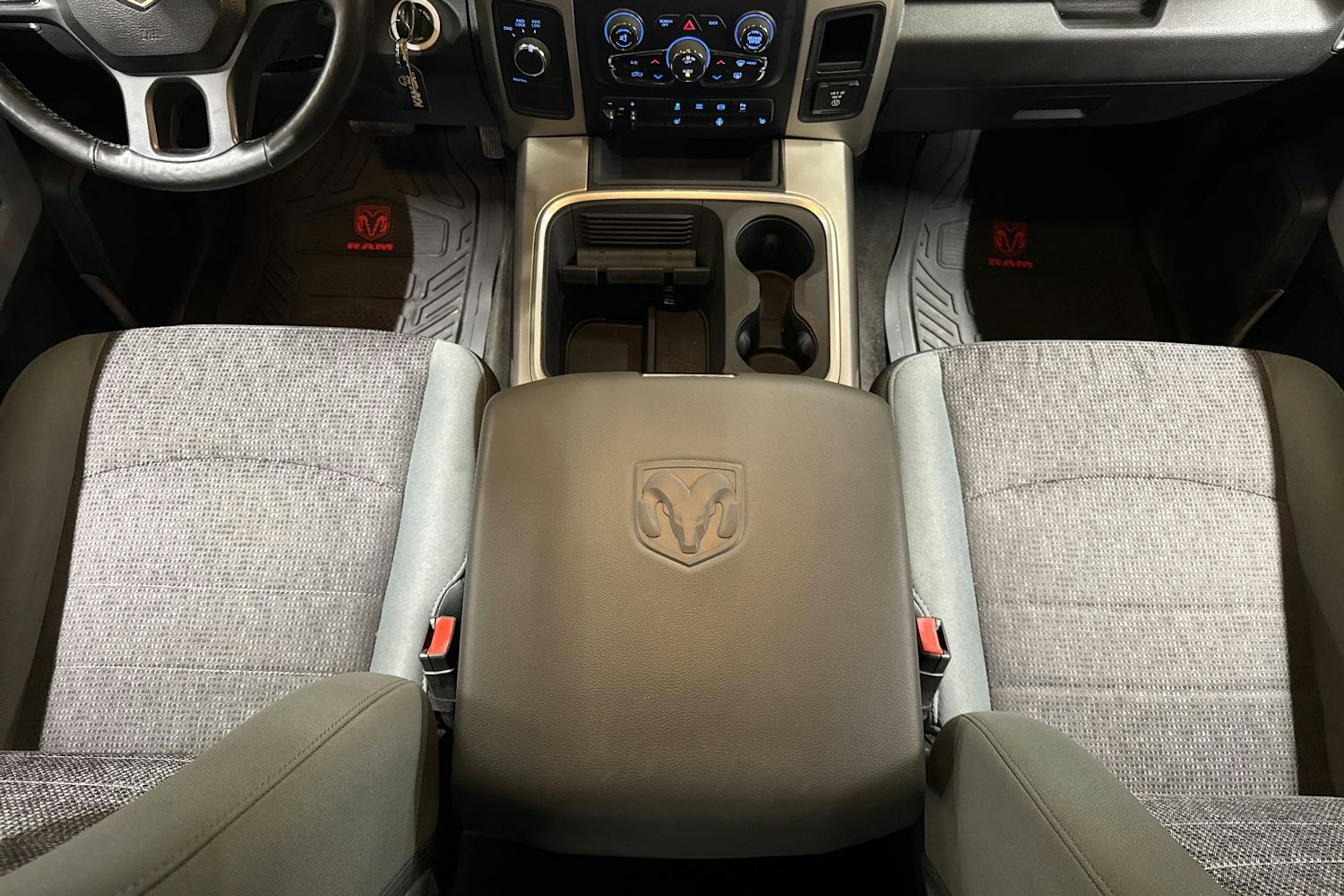 musta Dodge RAM 2017 kuva 27.