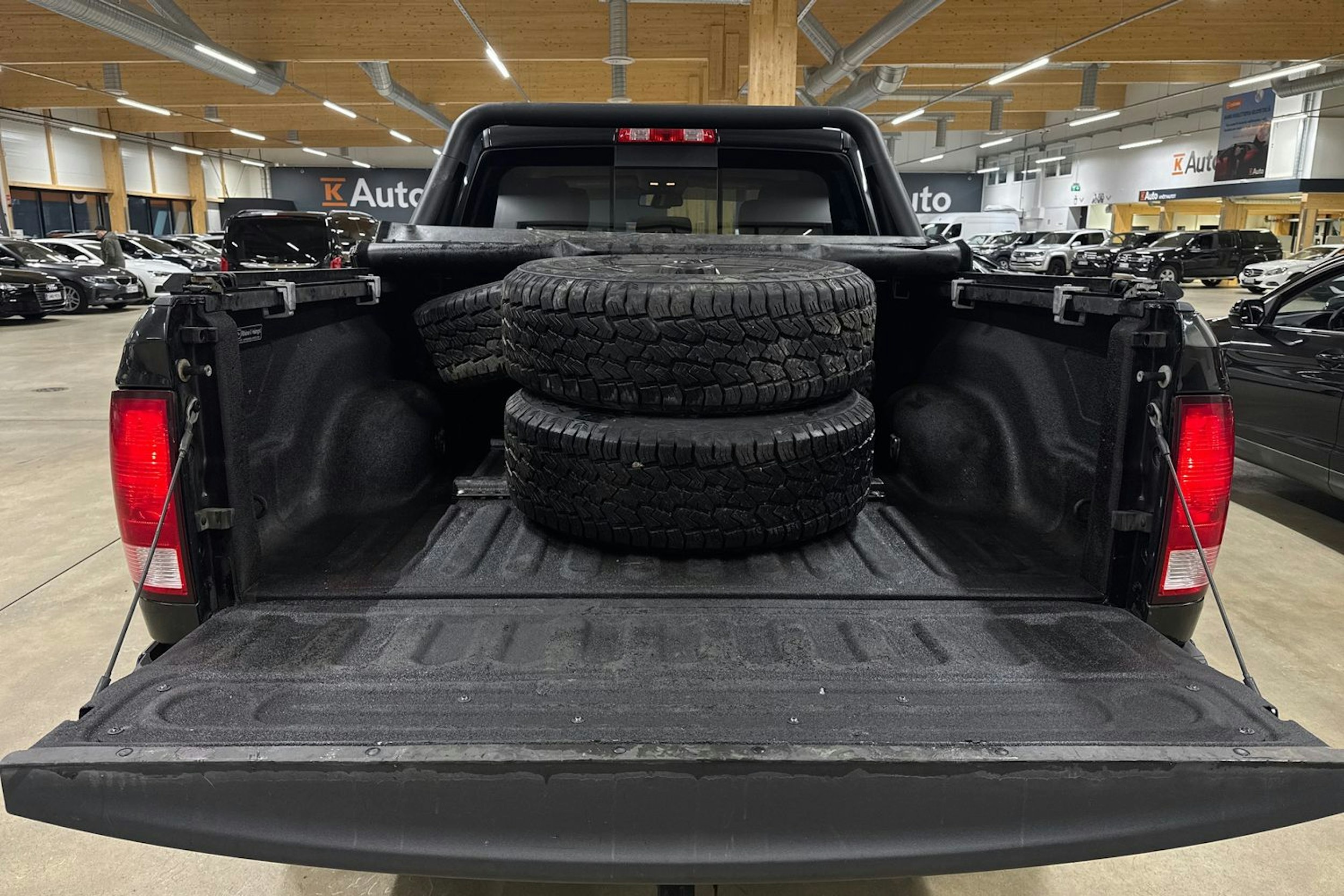 musta Dodge RAM 2017 kuva 30.