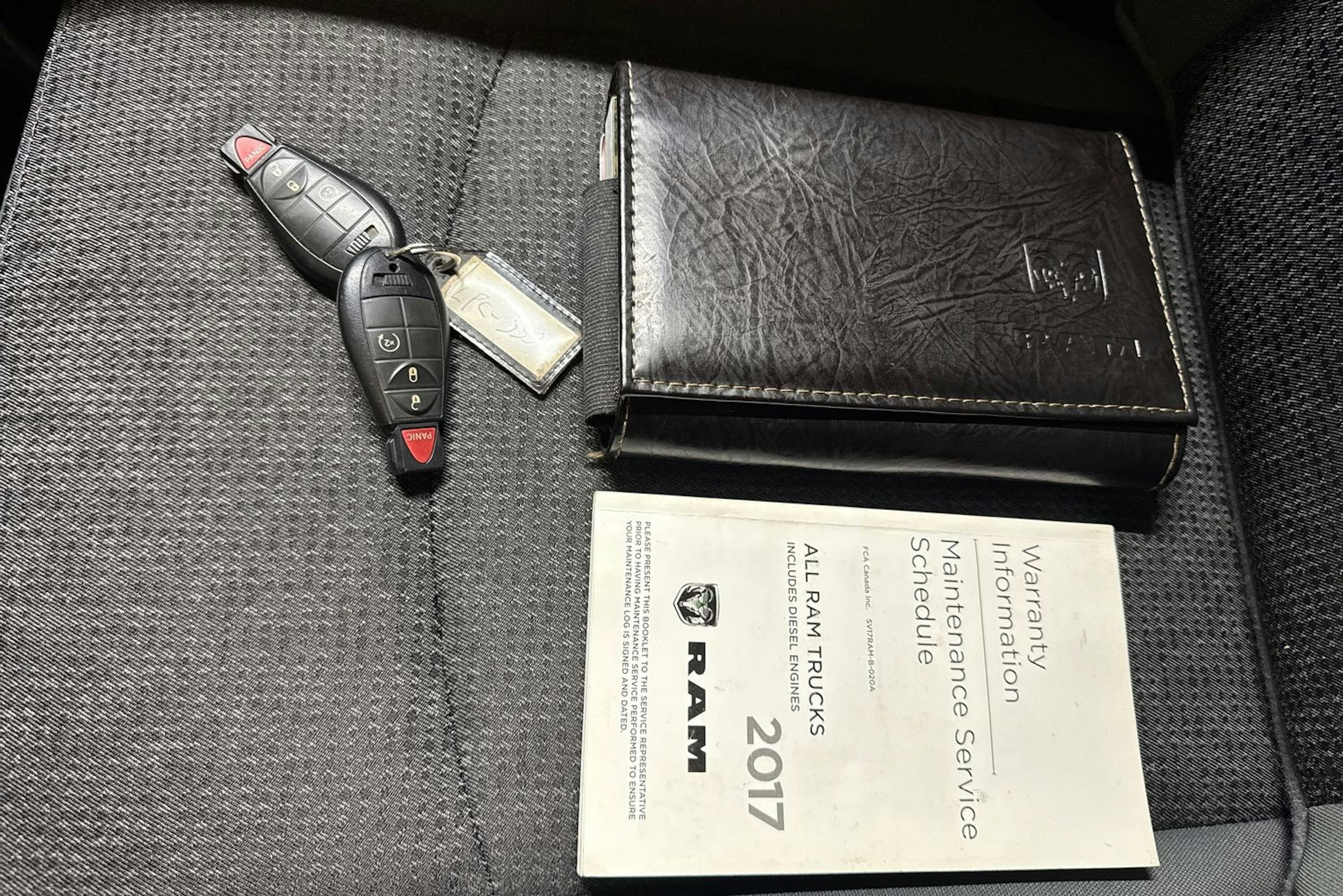 musta Dodge RAM 2017 kuva 36.