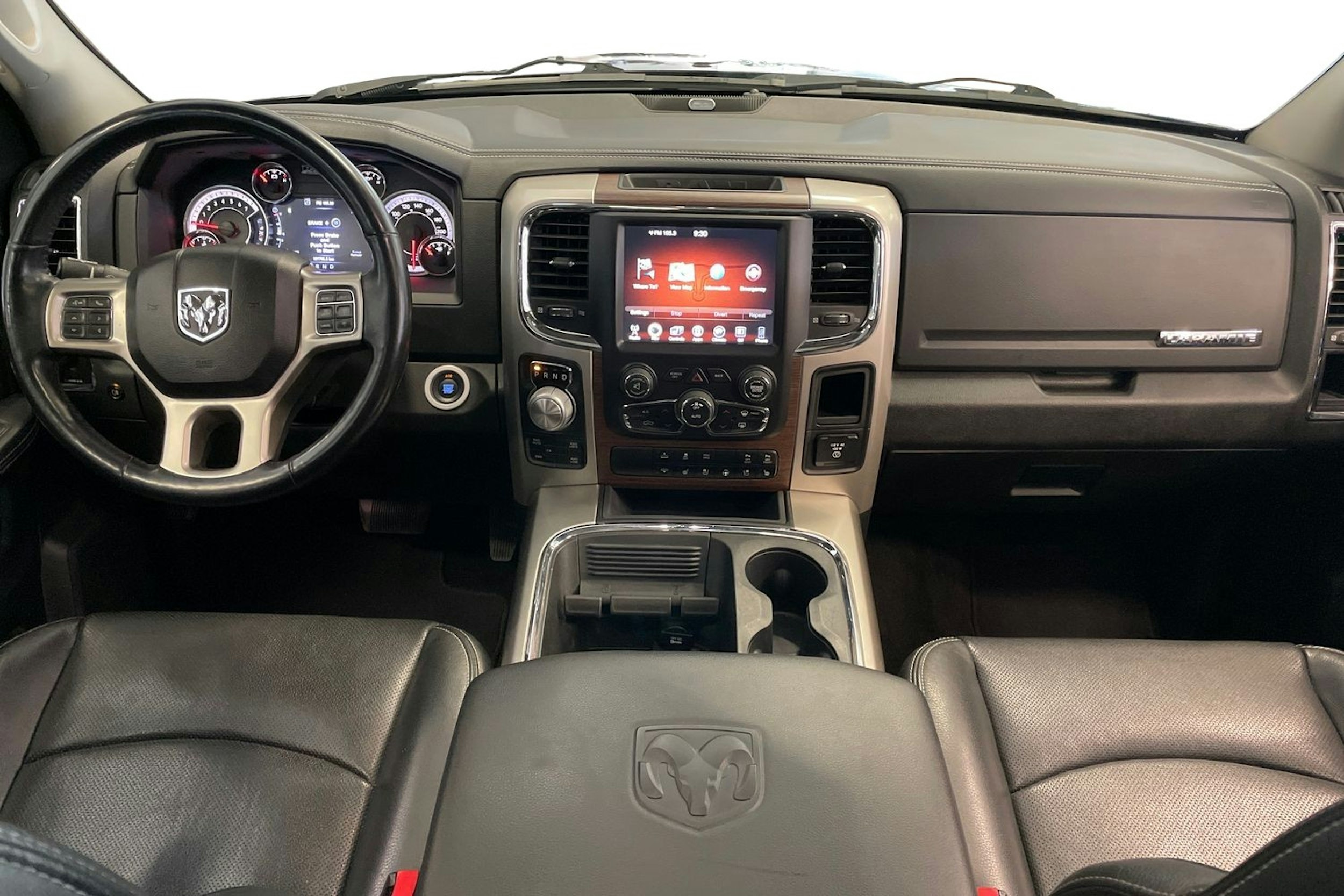 Musta Dodge RAM 2017 kuva 33.