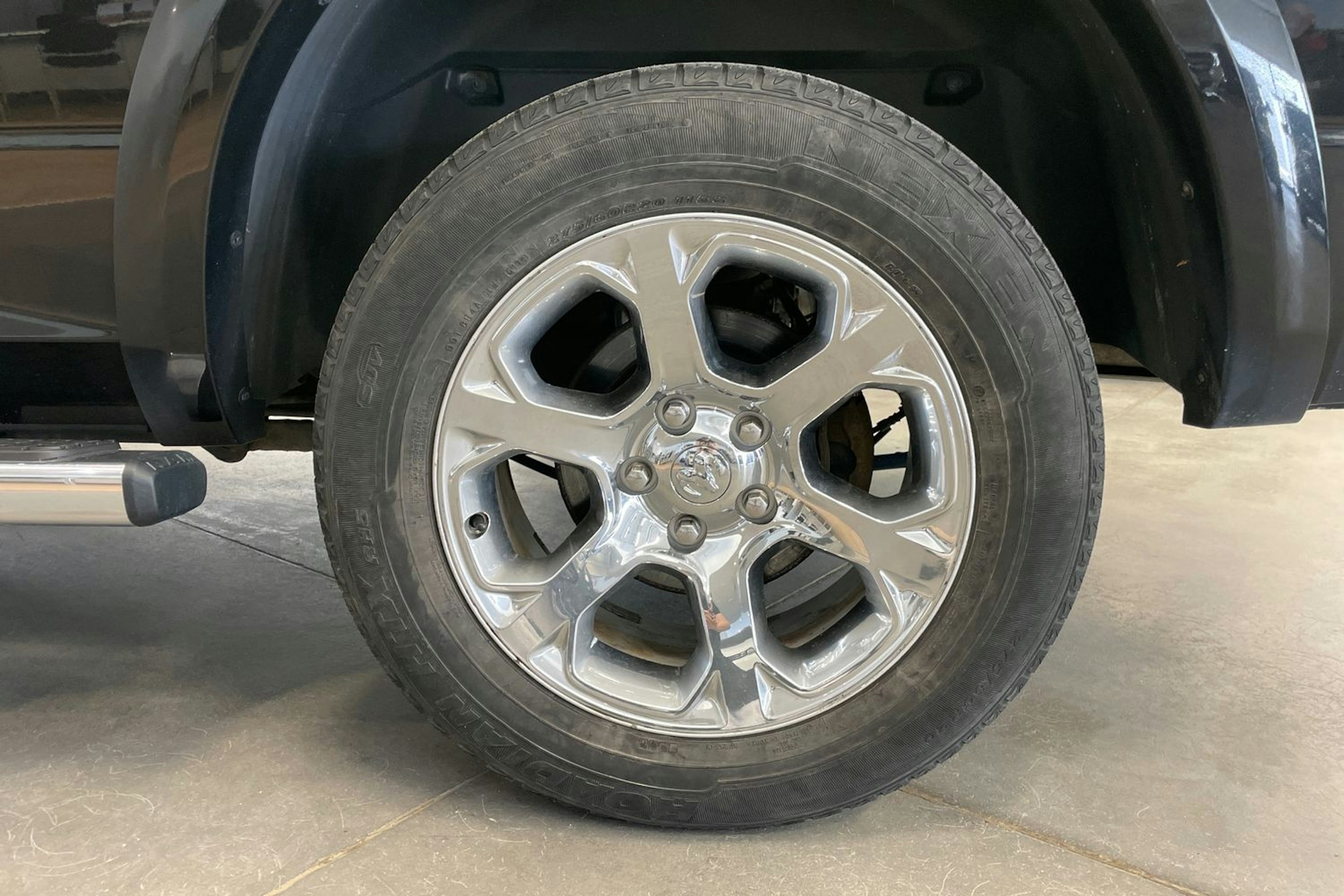 Musta Dodge RAM 2017 kuva 37.