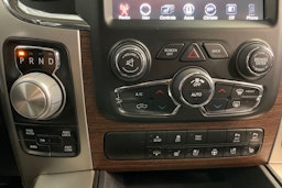 Musta Dodge RAM 2017 kuva 38.