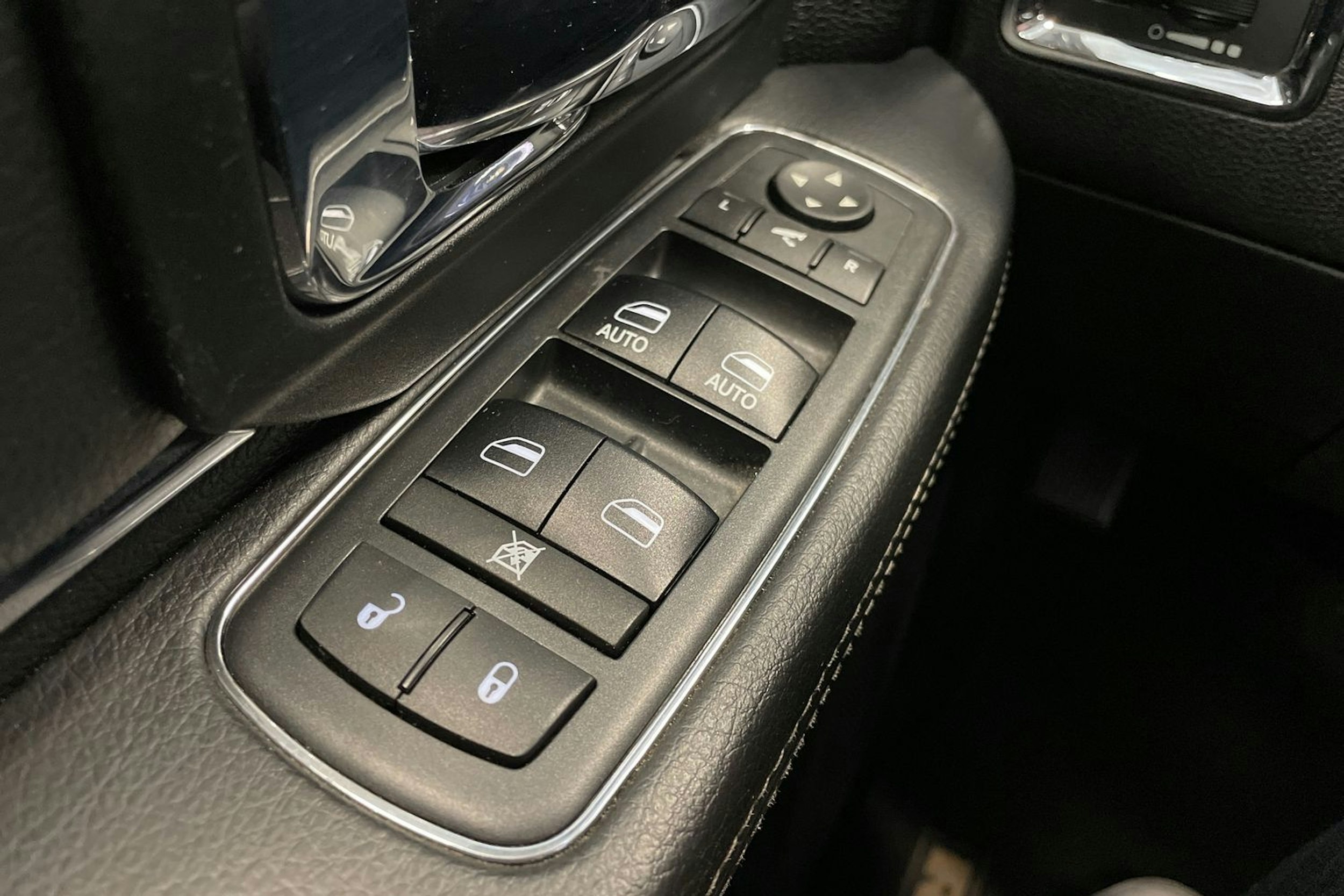 Musta Dodge RAM 2017 kuva 46.