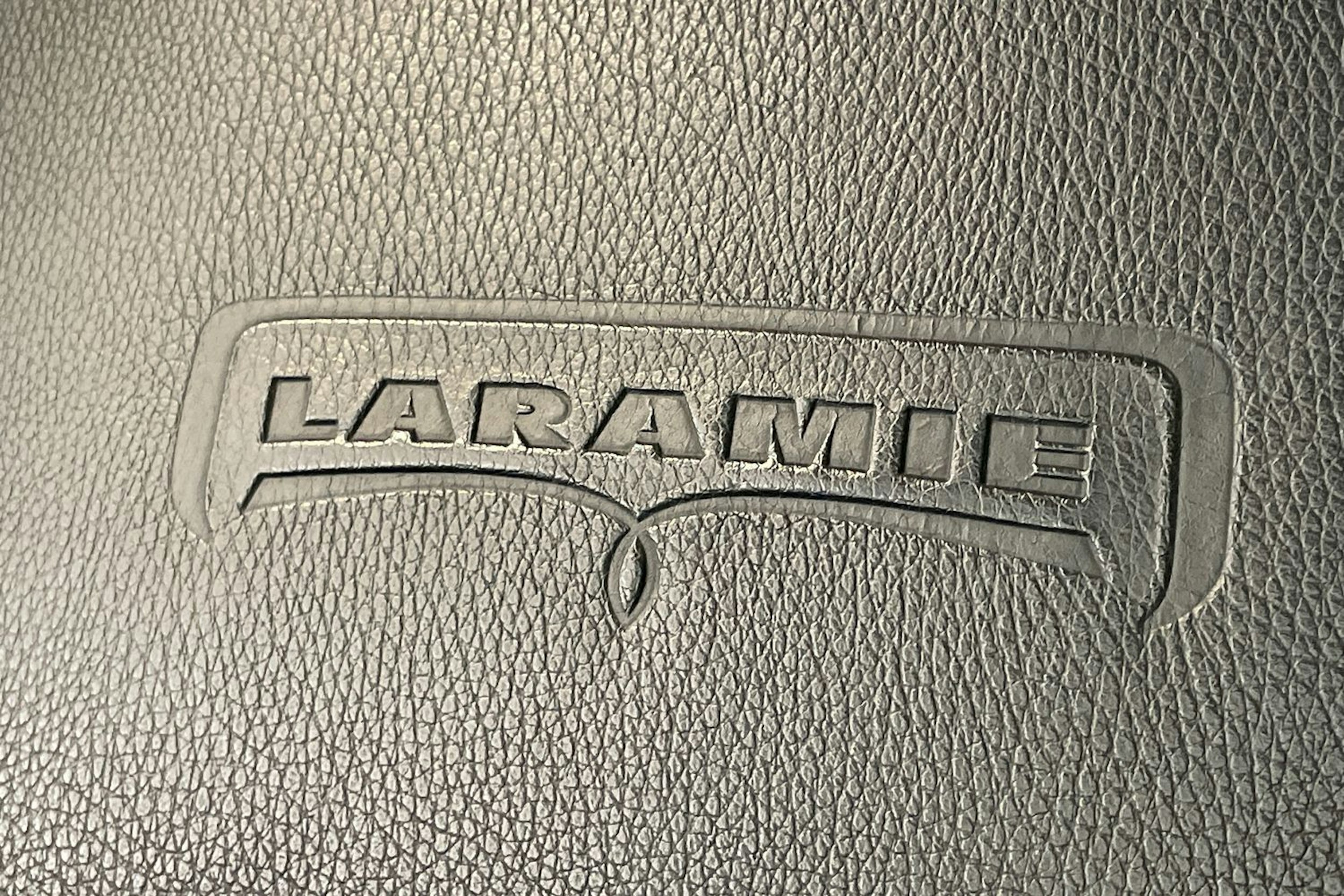 Musta Dodge RAM 2017 kuva 48.