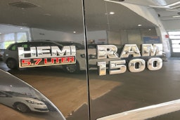 Musta Dodge RAM 2017 kuva 49.