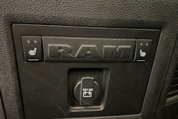 Musta Dodge RAM 2017 kuva 53.